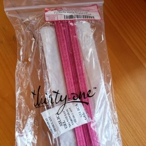 NEW  TWO Thirty-One Get Creative Slim Pouch